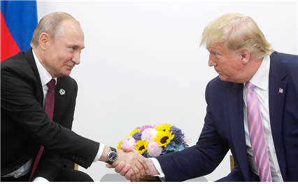 ▲ 트럼프와 푸틴: 권위주의 정치의 대표주자 두 사람. 적대적 연대 혹은 진정한 친구 (출처=Wikimedia Commons)