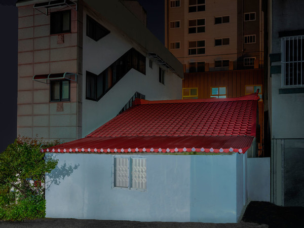 ▲ 손은영,밤의 집, 컬러사진, 2020